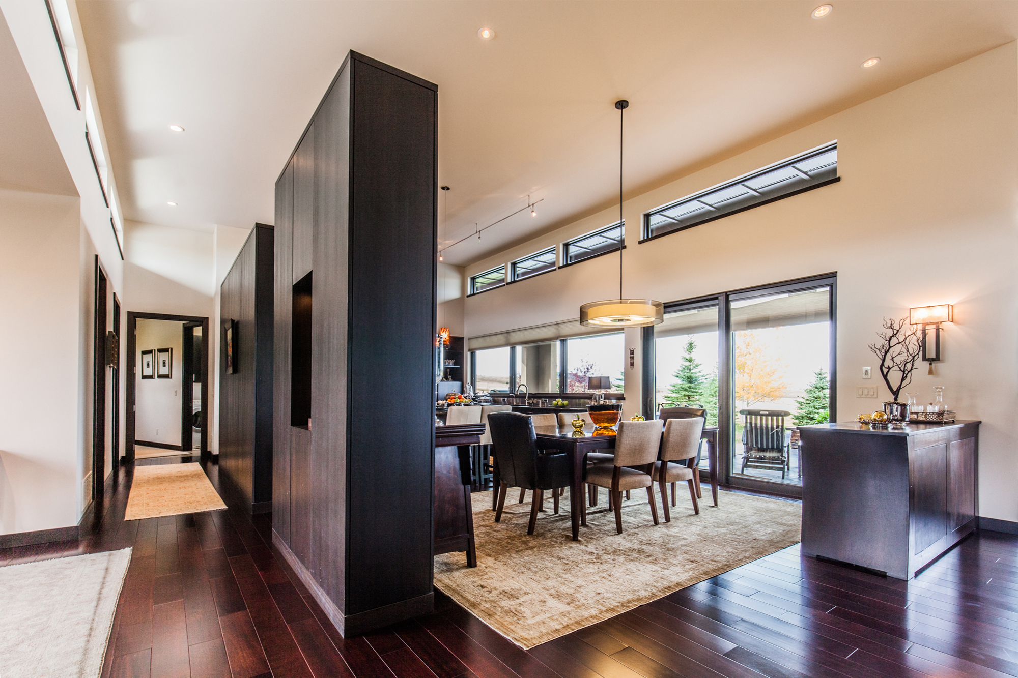 large-01934dac-6d7b-7015-87ef-27076cfde4ba