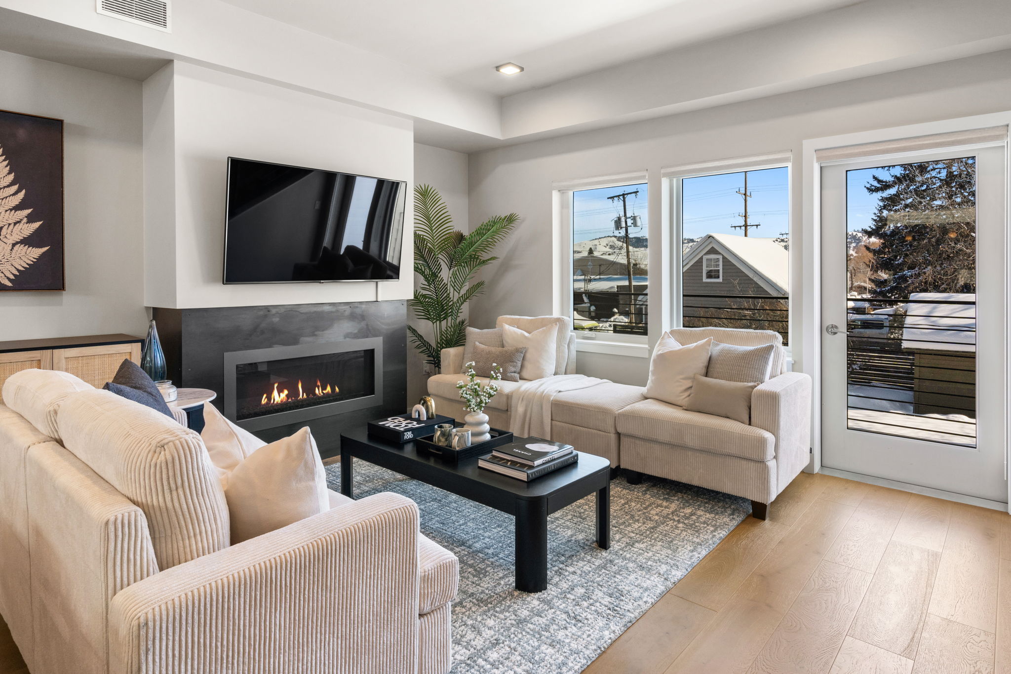 527 E Mendenhall St, Bozeman, MT 59715 527 E Mendenhall St, Bozeman, MT 59715