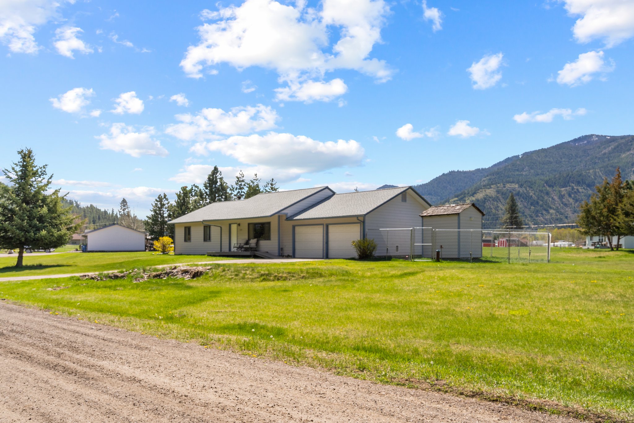 3335 Timber Edge Dr Clinton, MT 59825