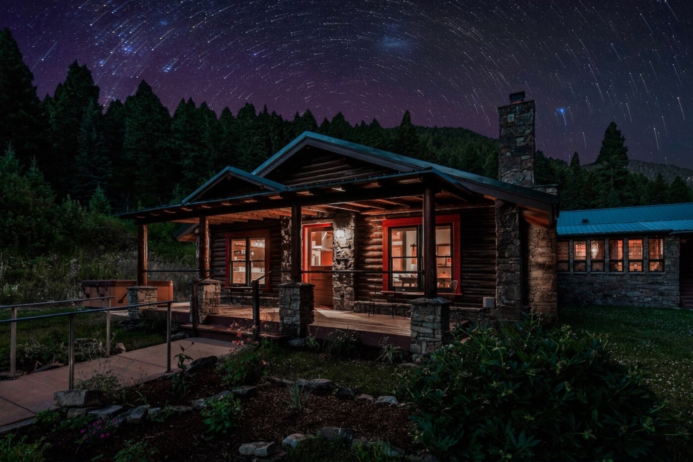 Twilight exterior photography services by Listivo